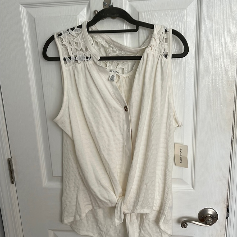 Sleeveless New York Laundry tie up shirt